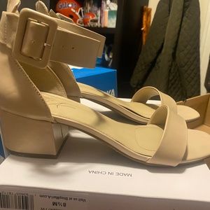 Nude Strappy Sandals 8.5 (worn once)